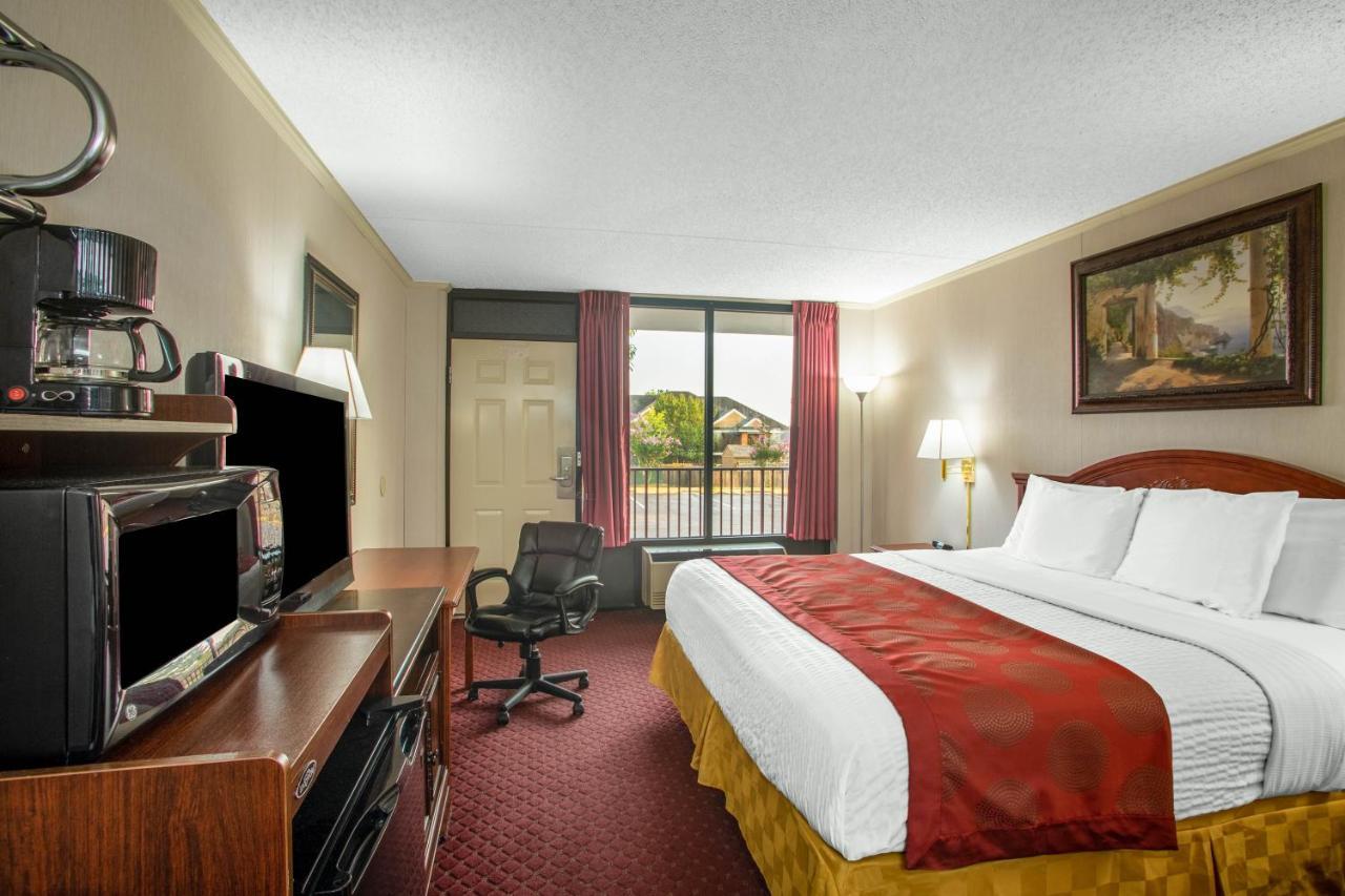 Ramada By Wyndham Motel Branson